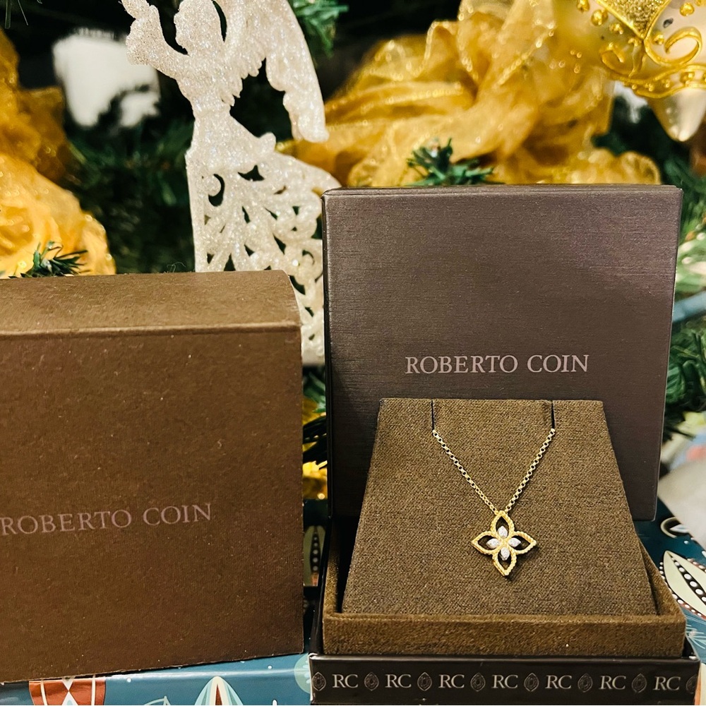 Roberto Coin Flower Princess 18K Yellow and White Gold Necklace Size 15mm